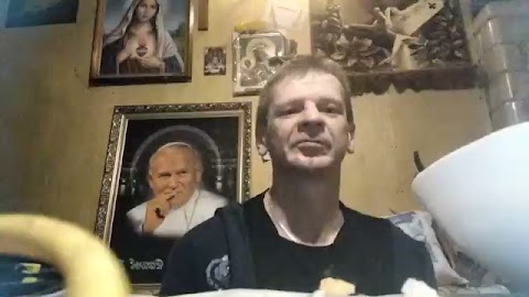 Siniedanie zrobjlem zupka gulaszowa z kiełbaska pcha jest S01E980