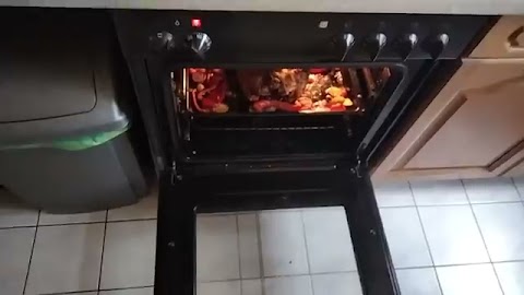 pokarze kurczaka i rbe salatka S01E1040