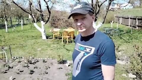 Major robi ogródek - podlewanie S01E1565