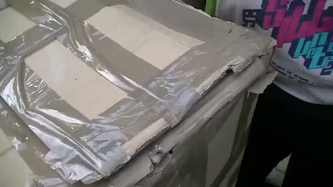 Paczka od widza z robakami S01E325