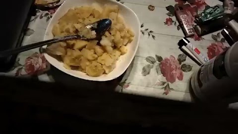 Kolacja moja taka piotek jest ziemniaczki i mleko S01E896