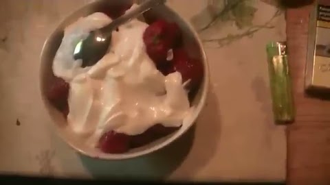 Truskawki zrana dobra ćmietana S01E89