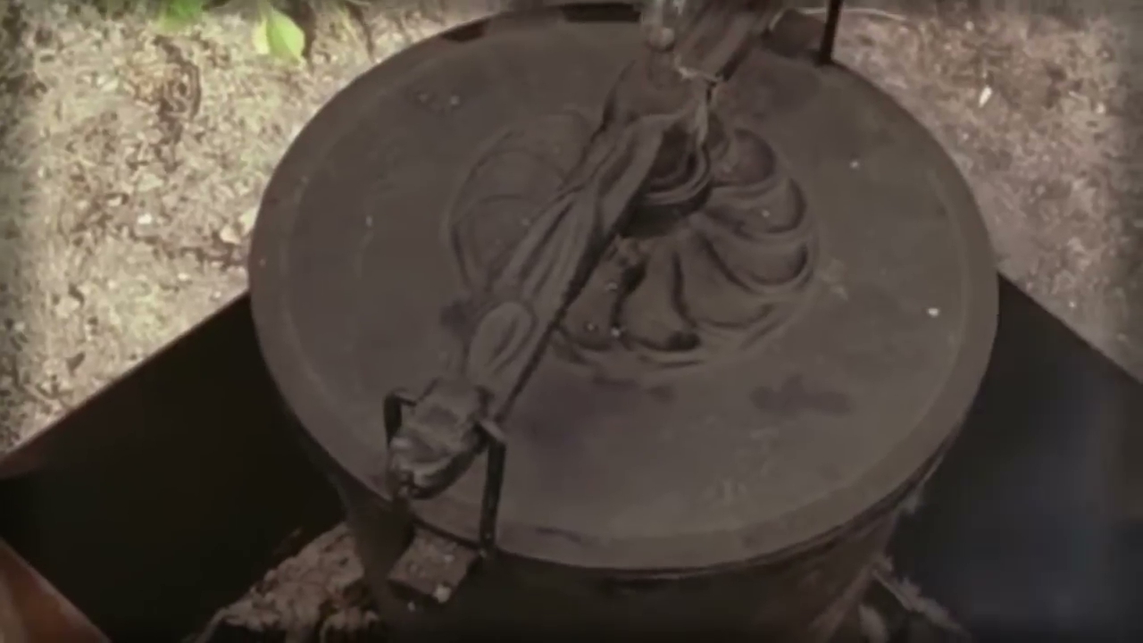 Odwiedziny majestatycznego suma, sok na ortalionowych dresach, Major kuszony rozcieńczoną farbą ITD