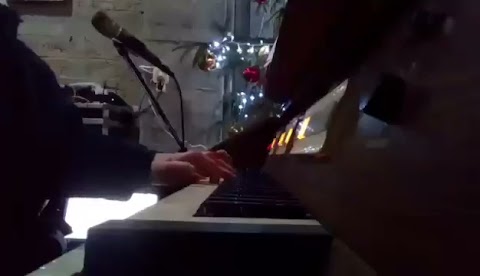 Irganista grq na mszy S01E941