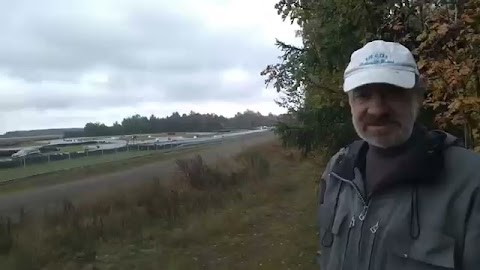 Tor wyścigowy S01E70