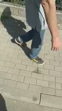 Janek pod bramka u Krzyśka S01E23