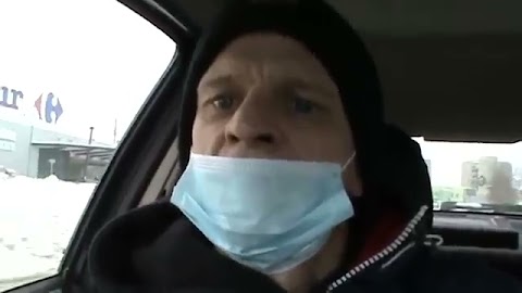 Pokazuje wam śniegu unas  napadało S01E1135