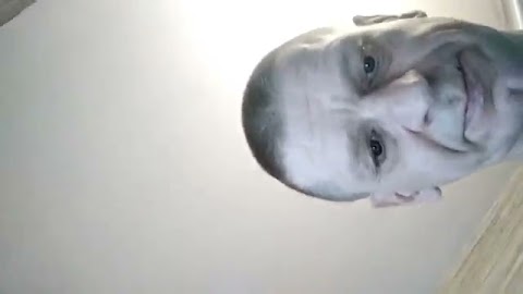 Babkę ziemniaczaną (ale z mięsem) podgrzałem i psznie zajadam się!!! S01E1636