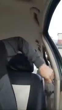 Karmienie Azora S01E337