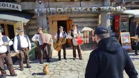 Major Suchodolski śpiewa z Góralami S01E1630